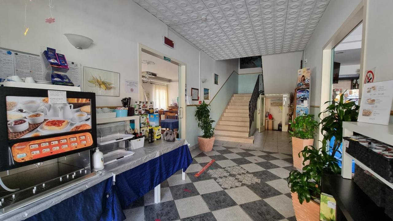 Hotel Costanza Cesenatico Exterior photo
