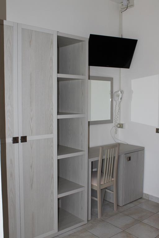 Hotel Costanza Cesenatico Room photo