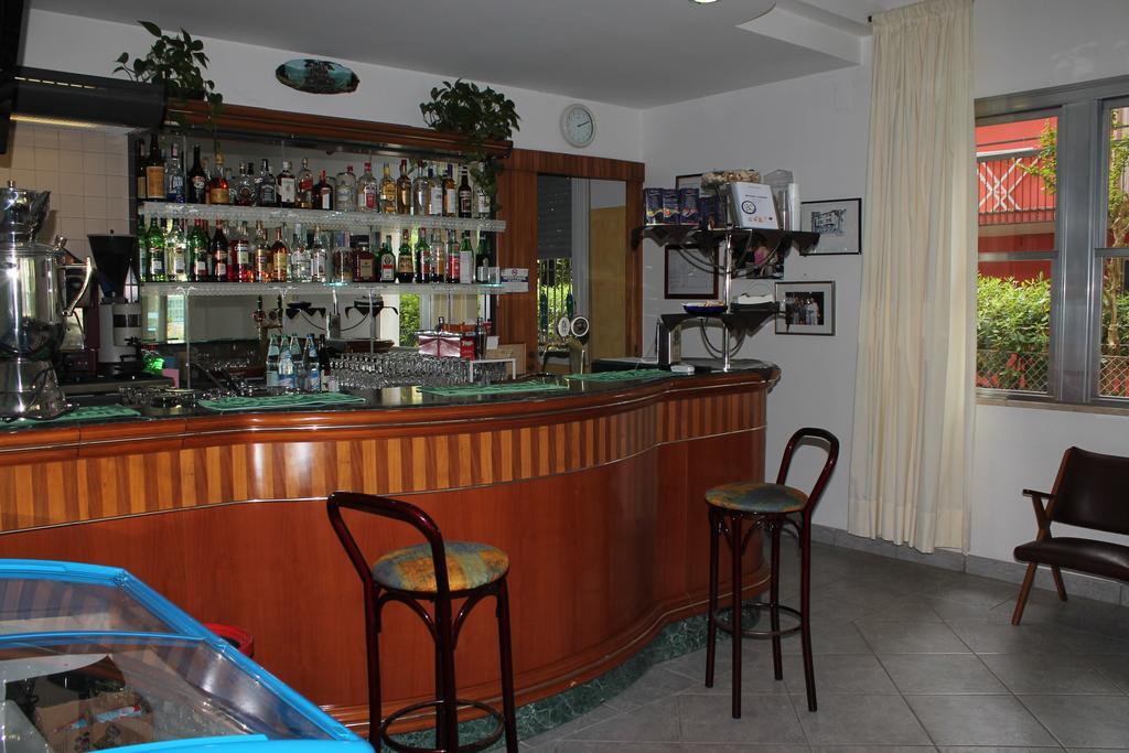Hotel Costanza Cesenatico Exterior photo