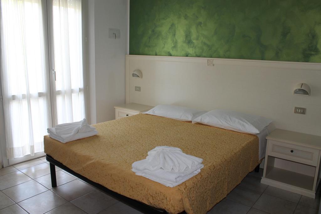 Hotel Costanza Cesenatico Room photo