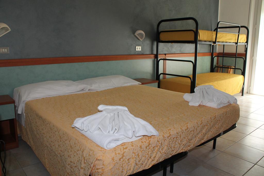 Hotel Costanza Cesenatico Room photo