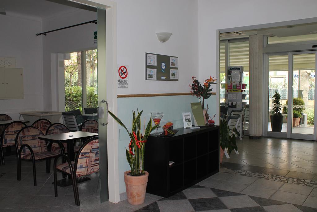 Hotel Costanza Cesenatico Exterior photo