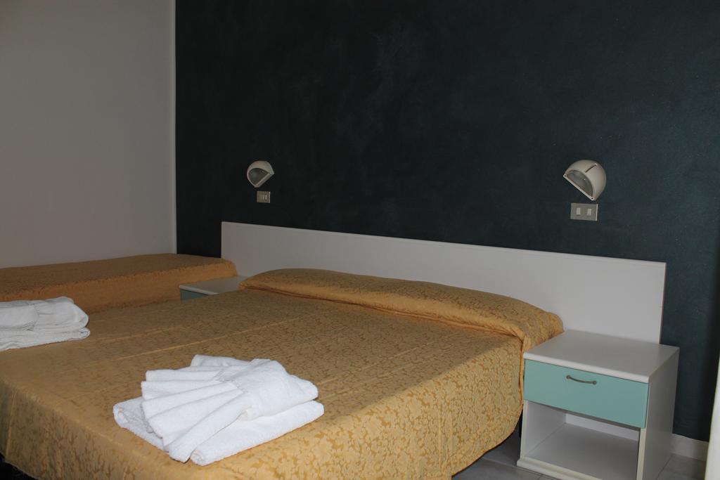 Hotel Costanza Cesenatico Exterior photo