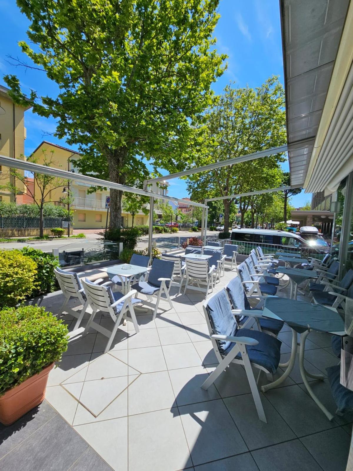 Hotel Costanza Cesenatico Exterior photo